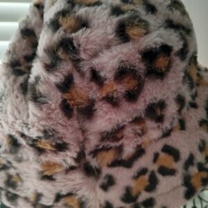Source Unknown Leopard Print Faux Fur Hat